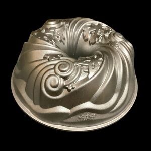 Nordic Ware Silver Let it Snow Bundt Pan